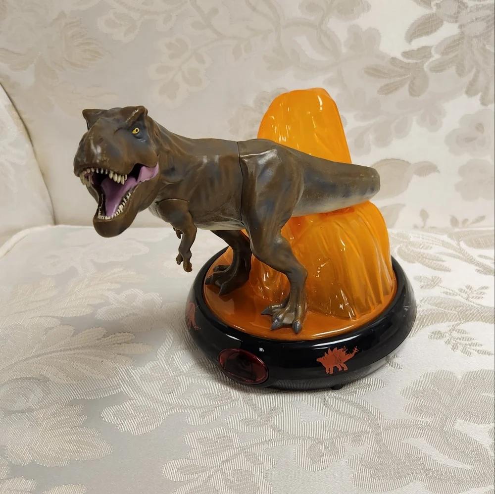 Jurassic World Lot Night Light 3D T REX Dinosaur Fleece Throw And Plush W/ Sound